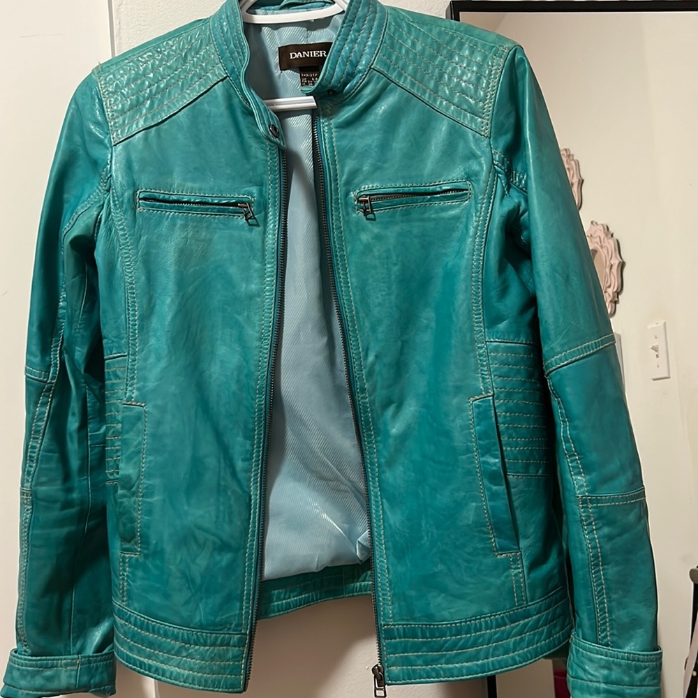 In perfect condition turquoise Danier Jacket 2xs Fits big